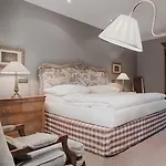 Schlosshotel Berlin by Patrick Hellmann