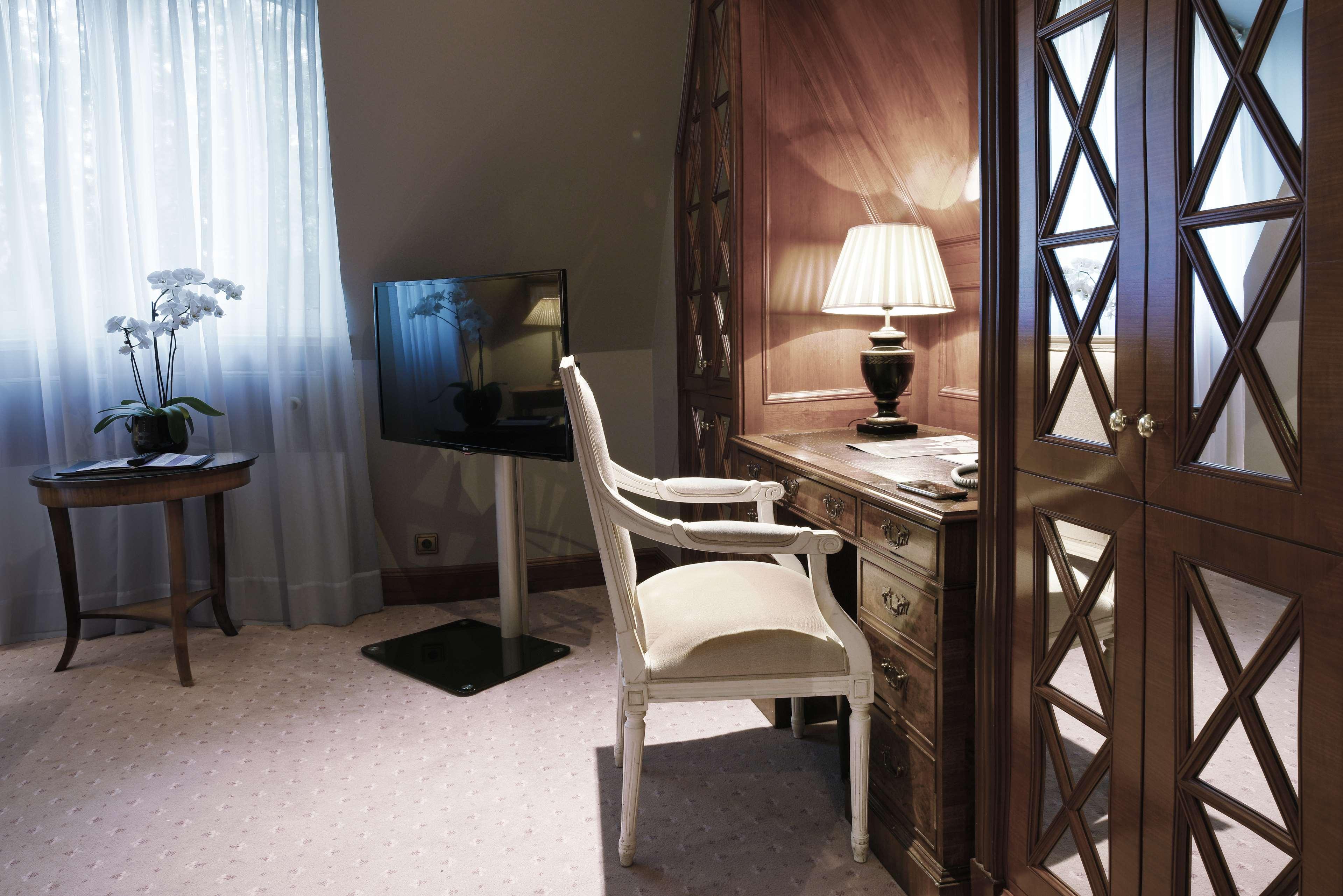 Schlosshotel Berlin 5*